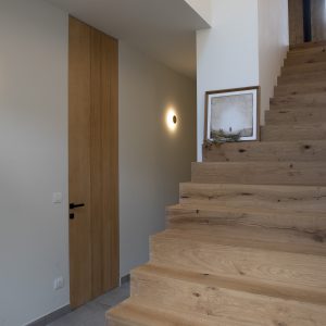 Porte et escalier en bois